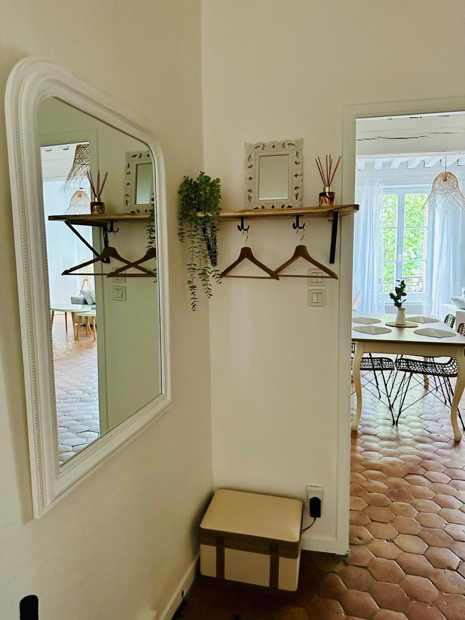 "Douceur De Vignes", Cosy, Coeur De Ville, Classe 3 Etoiles - By Primo C0Nciergerie Chalon-sur-Saone Bagian luar foto